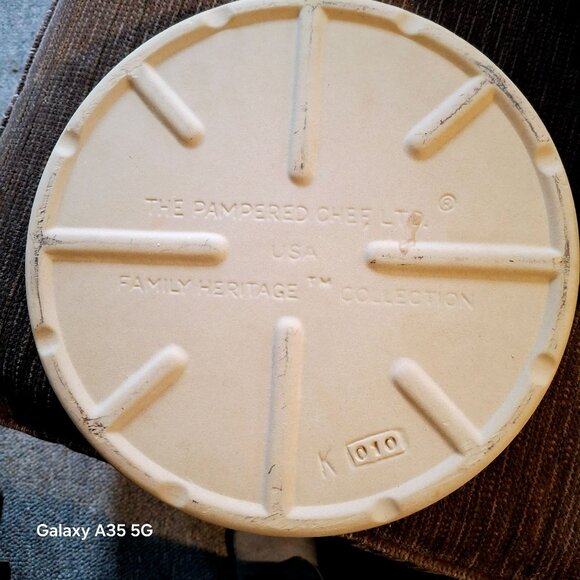 The Pampered Chef Family Heritage Retied Deep Dish Baker Stoneware USA 1390 With - Picture 2 of 7